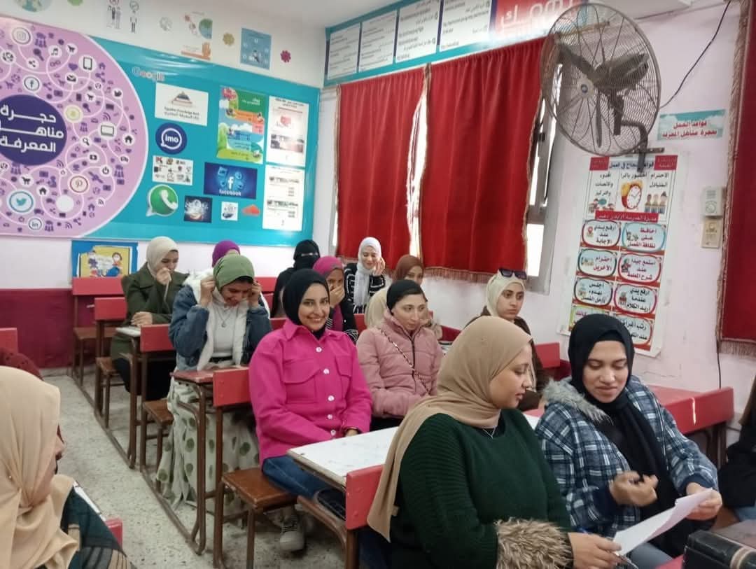 ندوات توعوية المكثفة عن التحديات النفسية والاجتماعية