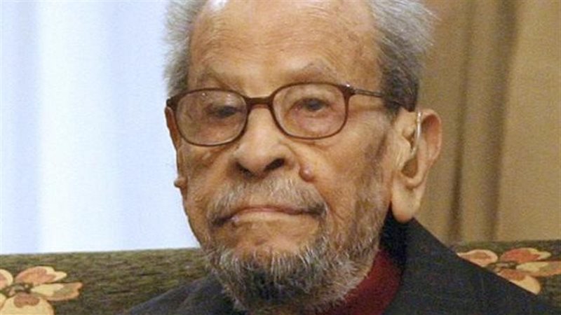 نجيب محفوظ فى أواخر ايامه 