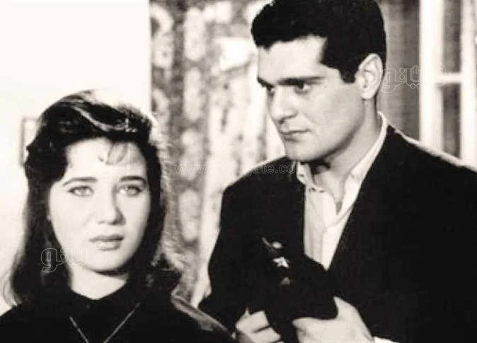 زبيدة ثروت مع عمر الشريف فى فيلم فى بيتنا رجل