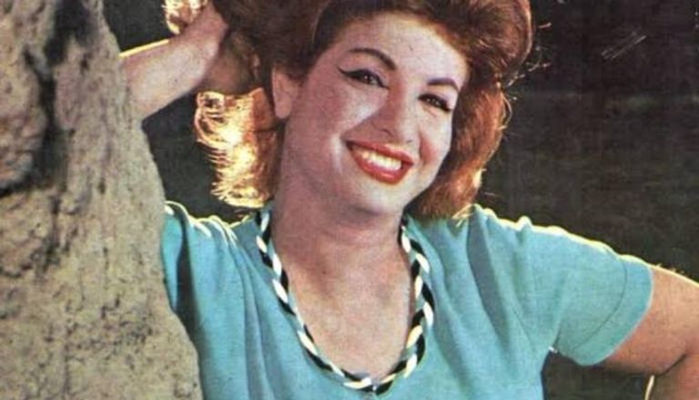 الفنانة مها صبرى