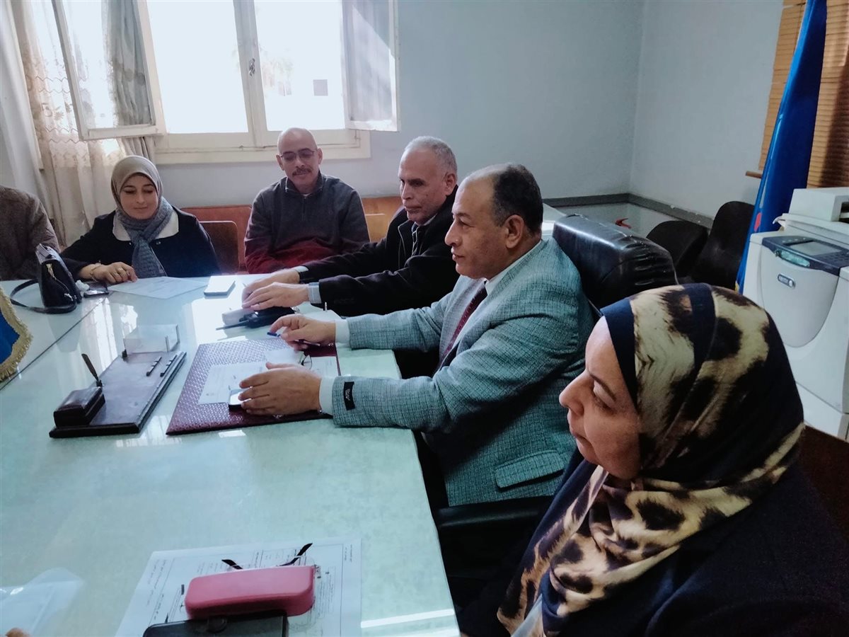 اجتماع لحل مشاكل المصارف والمساقي الخاصة بالبحيرة، فيتو