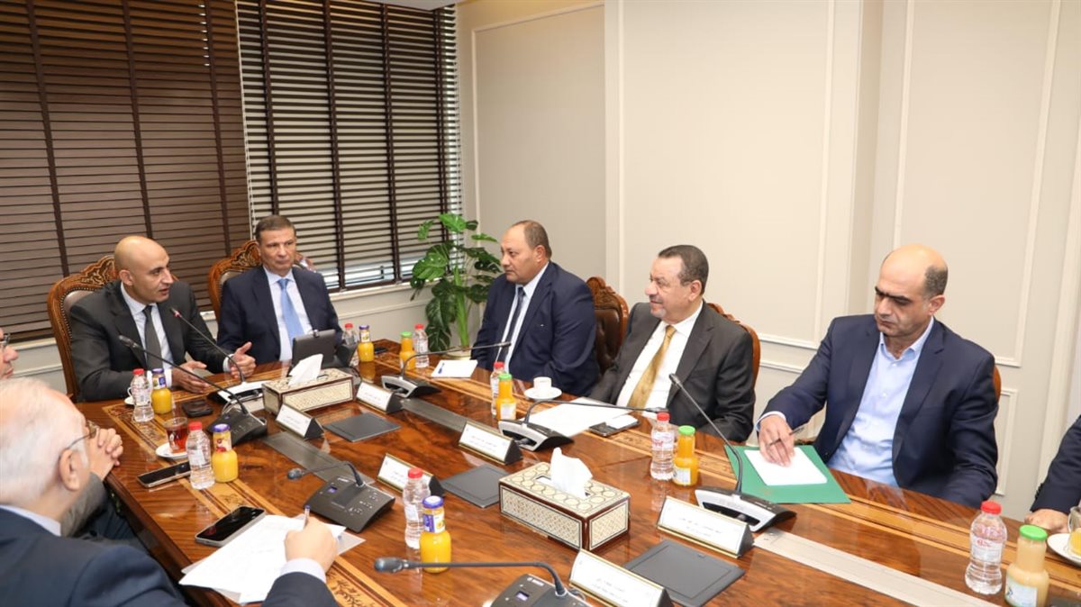 وزيرا الزراعة والتعليم يبحثان سبل التعاون في مجال تطوير المدارس الفنية