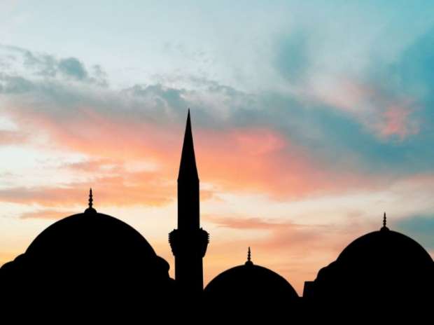 موعد اذان العشاء