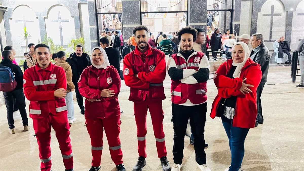 جانب من مشاركة الهلال الأحمر بالكنائس،فيتو