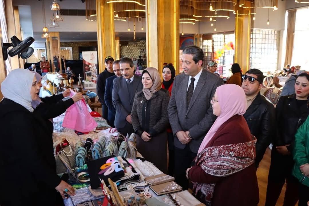 محافظ دمياط يفتتح معرض