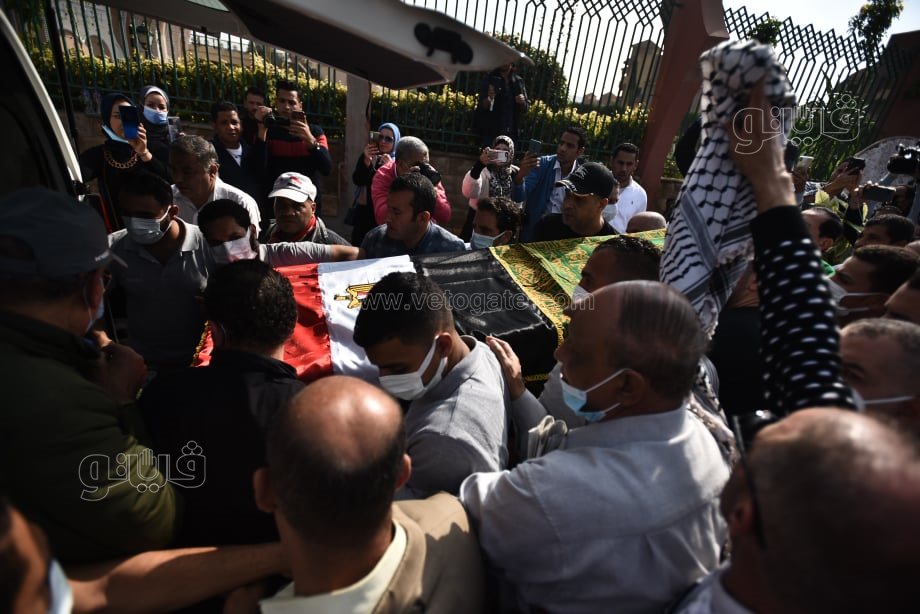 دنيا سميرغانم ورامي رضوان في جنازة سهير البابلي (3)