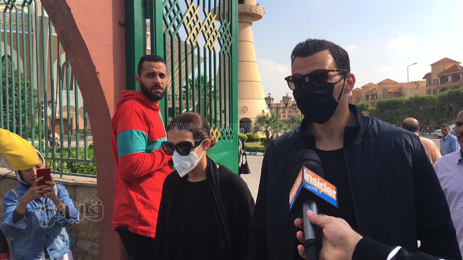 دنيا سميرغانم ورامي رضوان في جنازة سهير البابلي (7)