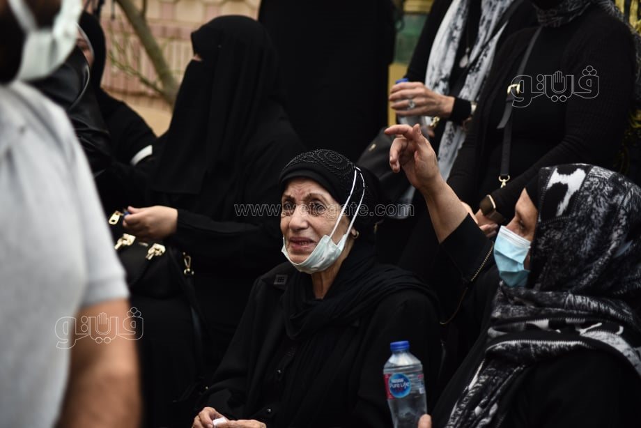 لحظة دفن الفنانة سهير البابلي بمقابر طريق الواحات (4)