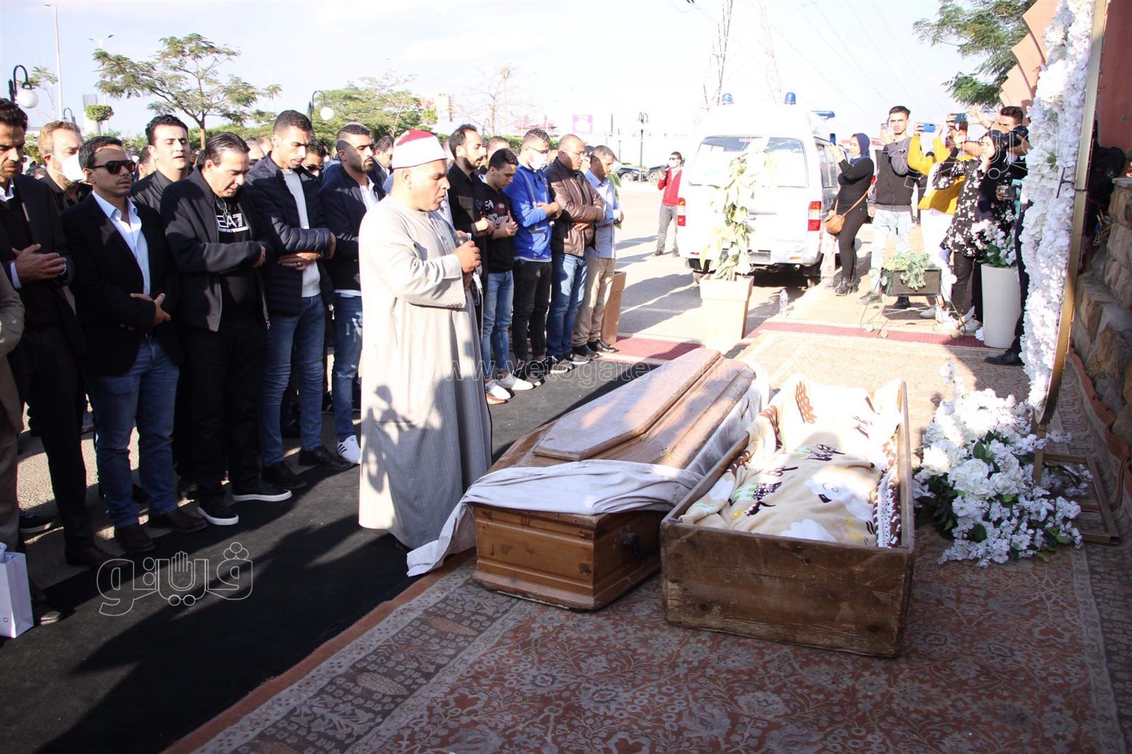 أداء صلاة الجنازة على الإعلامية أسماء مصطفى (2)