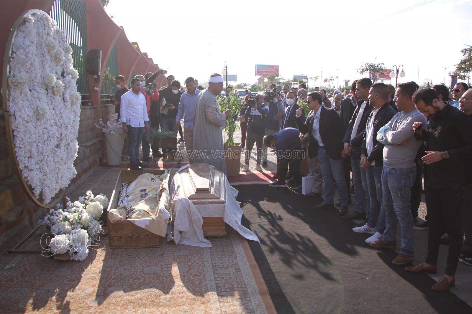 النائب أيمن أبو العلا يودع زوجته الراحلة أسماء مصطفى (9)