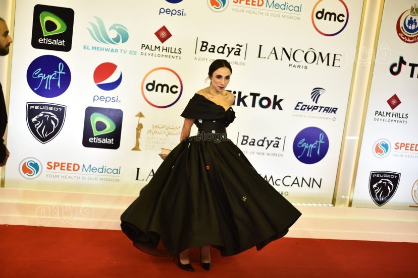 نجمات تألقن بالأسود في افتتاح مهرجان القاهرة السينمائي (9)