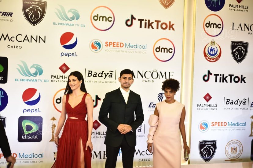 إطلالات النجوم الشباب على ريد كاربت مهرجان القاهرة السينمائي (5)