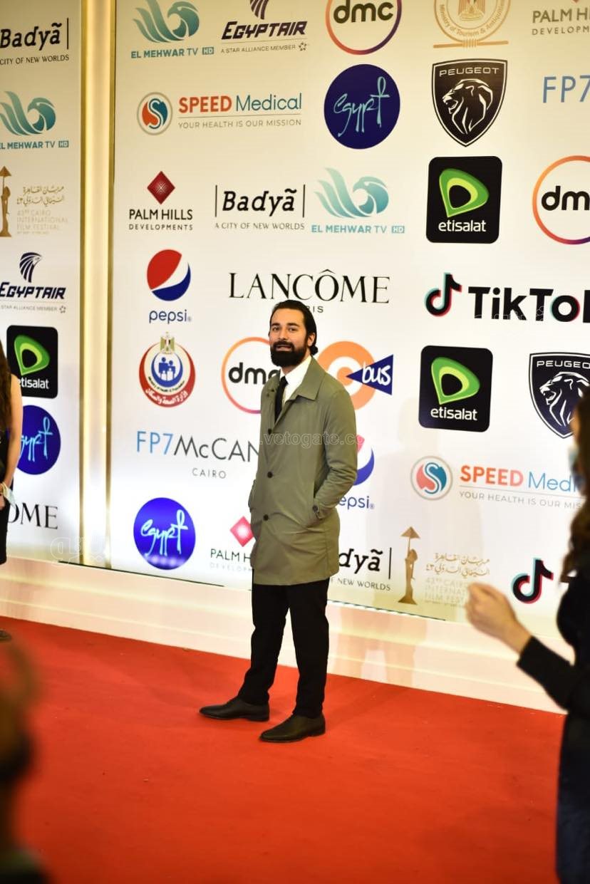 إطلالات النجوم الشباب على ريد كاربت مهرجان القاهرة السينمائي (1)