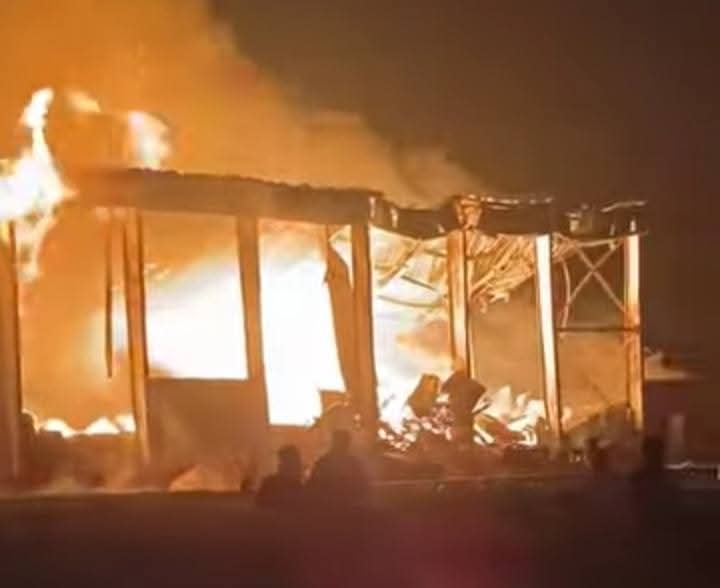 حريق هائل في ثلاجة مواد غذائية بالقليوبية،فيتو