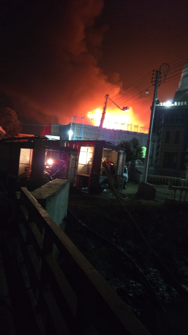 حريق هائل في ثلاجة مواد غذائية بالقليوبية،فيتو