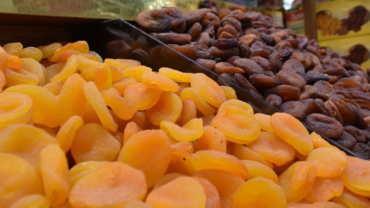 <strong>أسعار المشمش </strong>