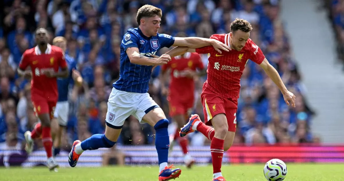 ليفربول يكتسح إيبسويتش برباعية في الدوري الإنجليزي