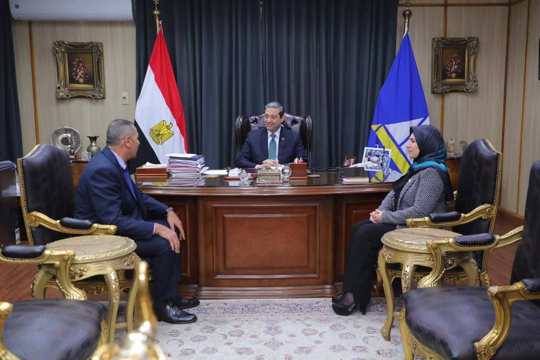 محافظ دمياط يناقش مع رئيس الاتحاد التعاونى الاستهلاكى 