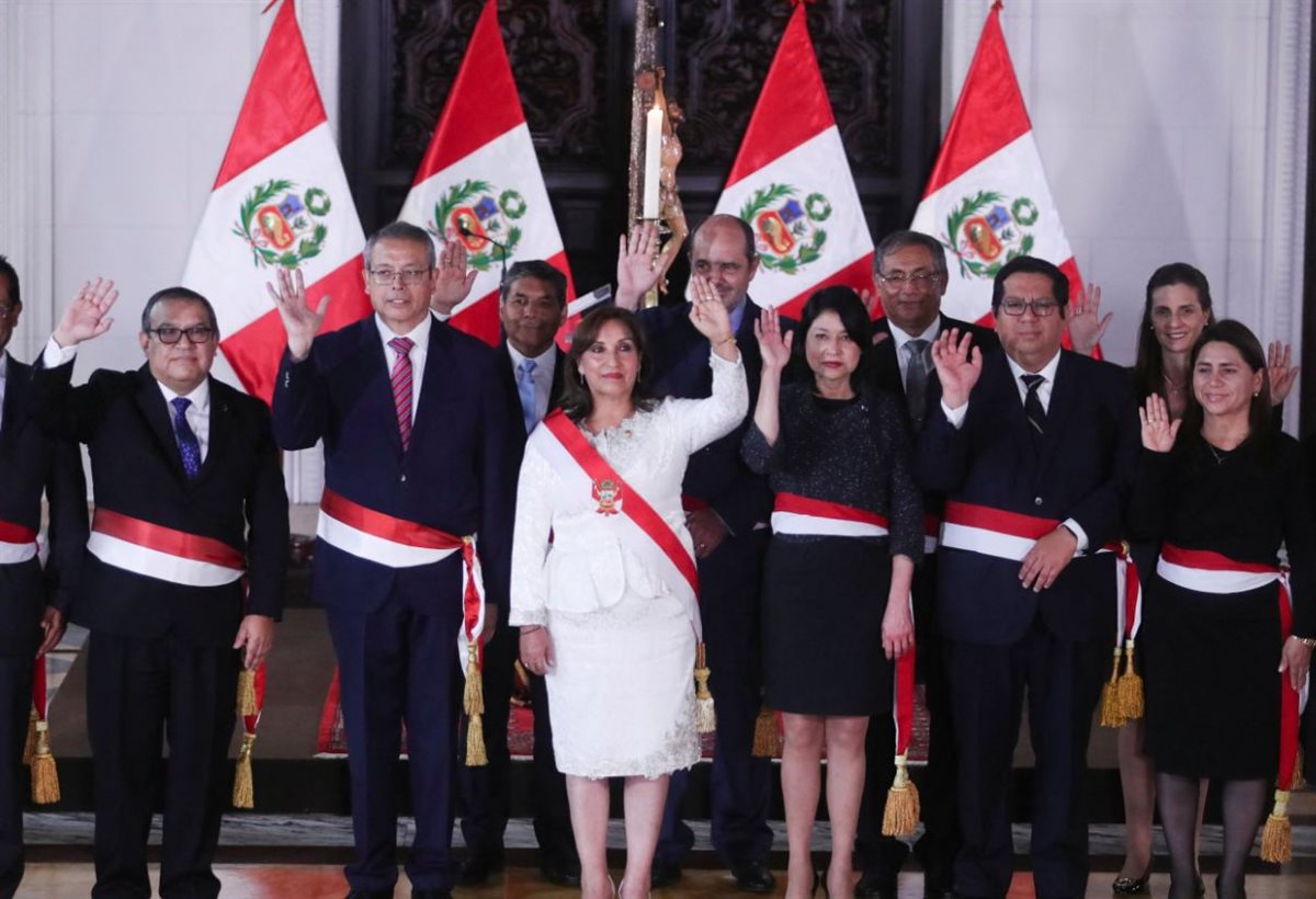 رئيسة بيرو، فيتو