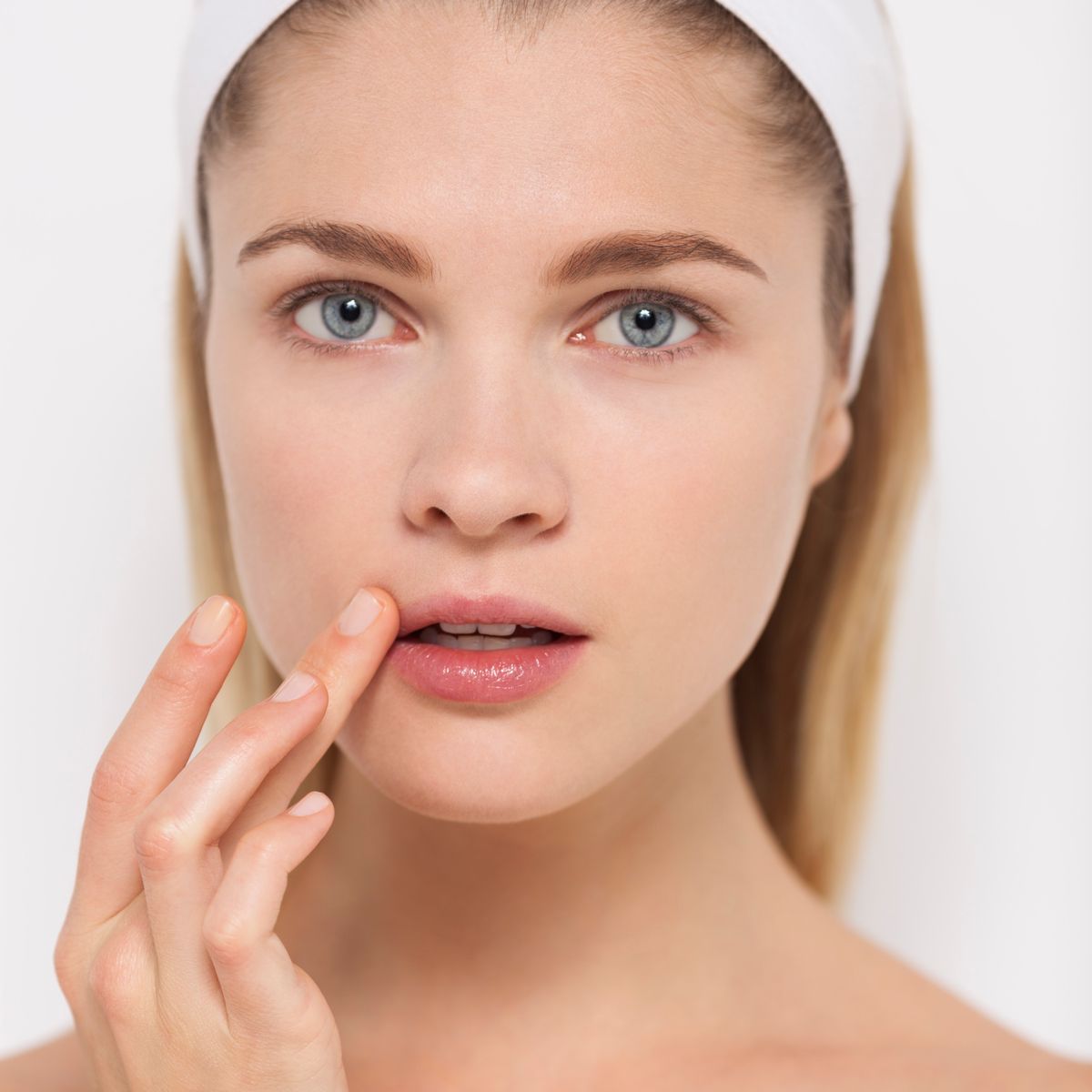 العناية بمنطقة حول الفم