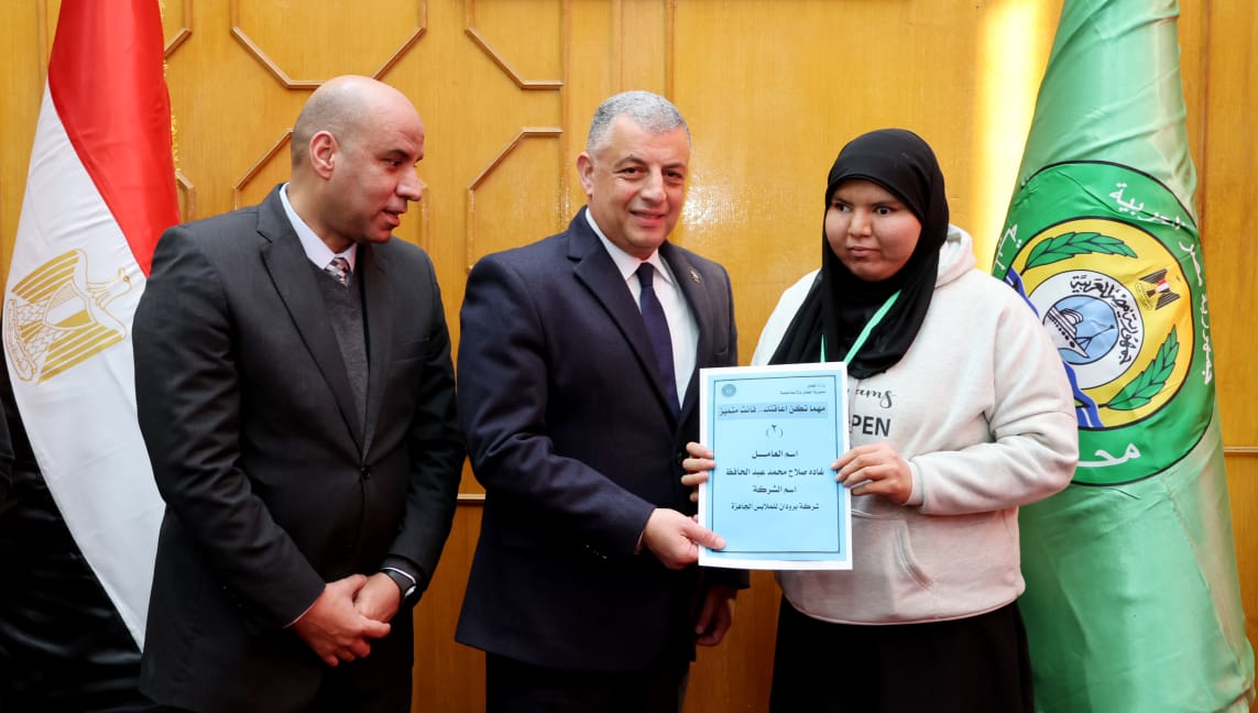 جانب من مراسم التسليم،فيتو