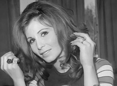 الفنانة زيزى البدراوى