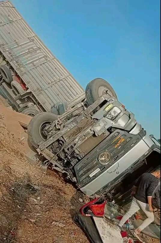 نزيف الأسفلت مستمر..وفاة وإصابة 4 في حادث مروري ببلبيس،فيتو