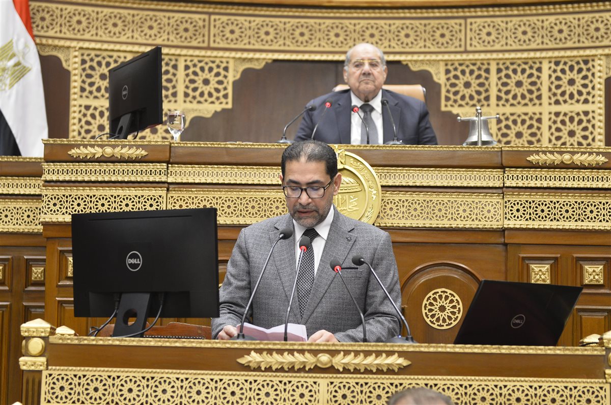 مناقشة الارتقاء بالتعليم الجامعي