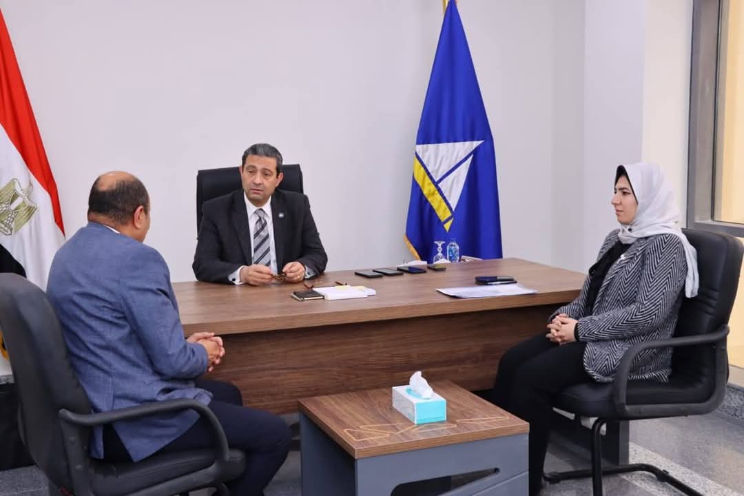 محافظ دمياط مع أسامة حلمى رئيس قطاع البنك الزراعى بدمياط