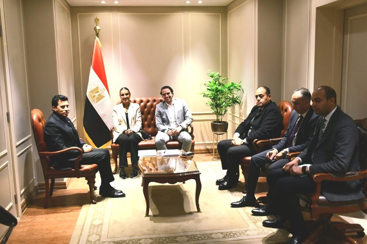 أشرف صبحي يبحث استعدادات الإسكواش لبطولة العالم والبرنامج الأولمبي