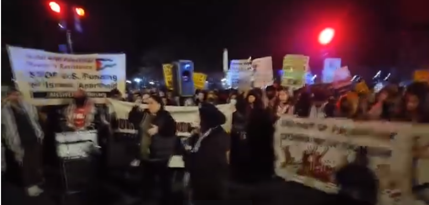 مظاهرات حاشدة ضد قرار ترامب في أمريكا، فيتو