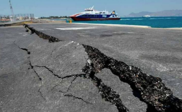 التحذير من نشاط زلزالي في جزر اليونان وهبوط قاع البحر المتوسط، فيتو