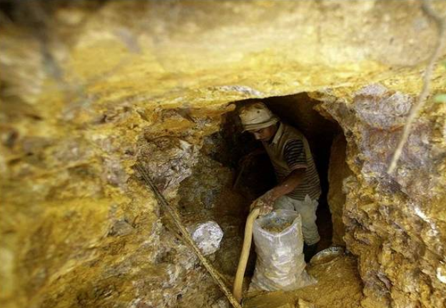 جبل الذهب في مصر، فيتو