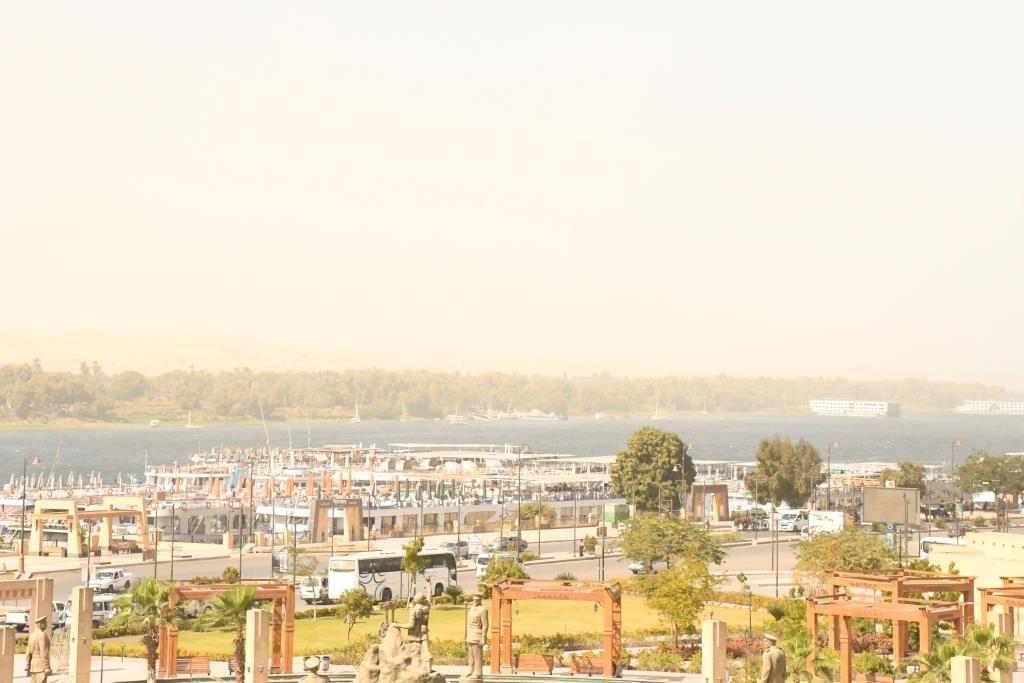 رفع درجة الإستعداد القصوى وإغلاق الملاحة النهرية لحين تحسن الأحوال الجوية بأسوان