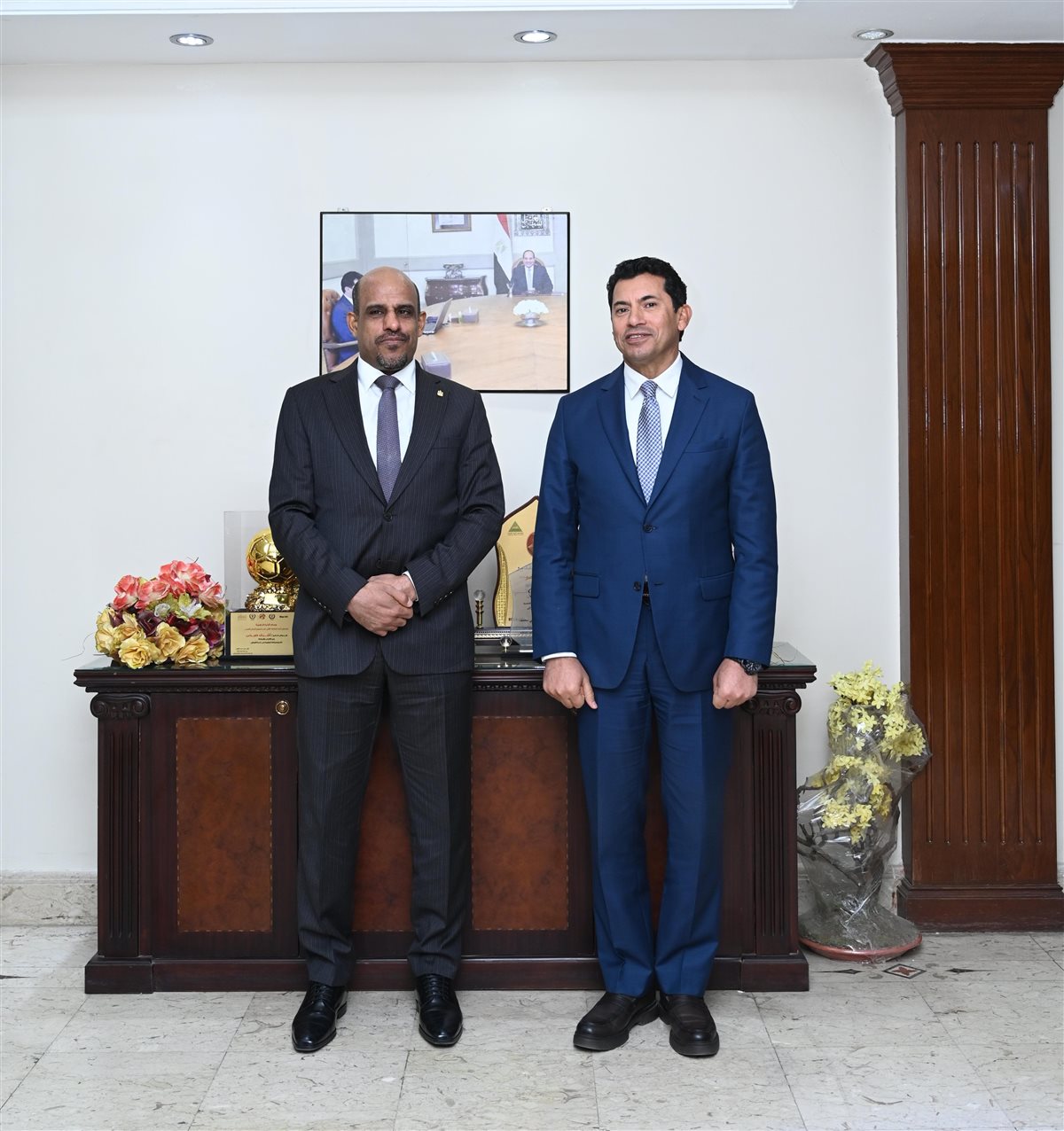 وزير الشباب والرياضة يلتقي نظيره الليبي لبحث التعاون المشترك