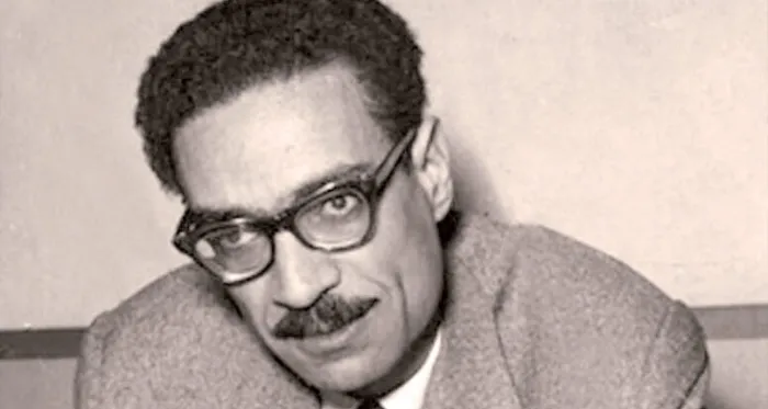 الشاعر مرسى جميل عزيز 