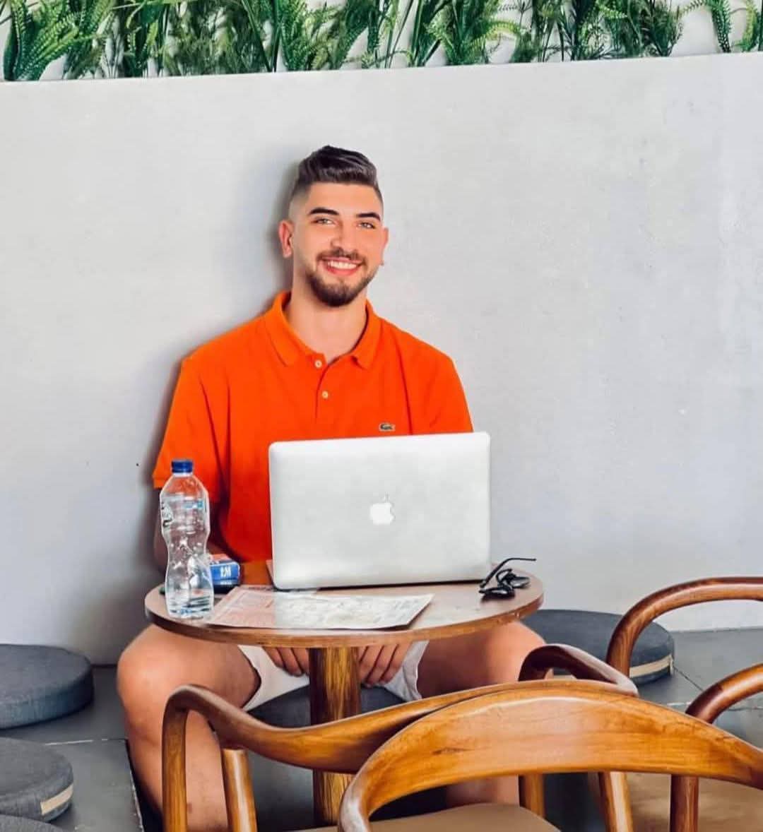 مقتل صاحب محل أسماك شهير بالمحلة رميًا بالرصاص علي يد صديقه.. والقبض على الجاني