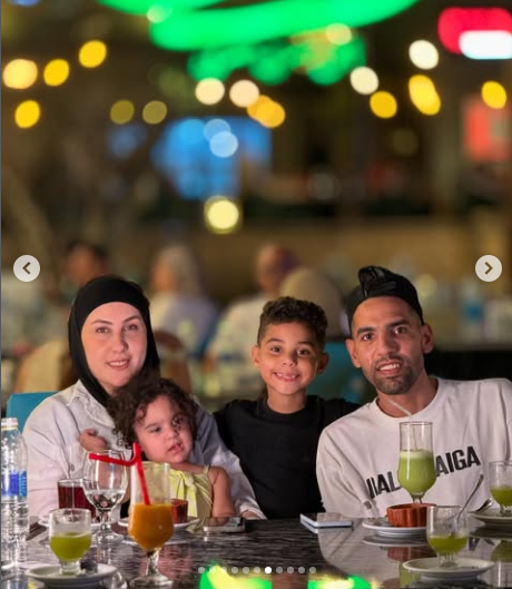 عائلة مؤمن زكريا، فيتو