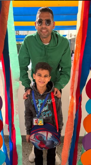 مؤمن زكريا مع ابنه مالك، فيتو