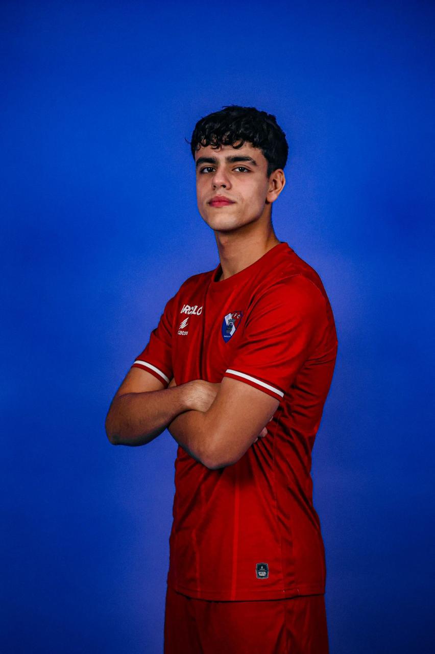 ياسين عمرو بقميص جل فيسنتي، فيتو