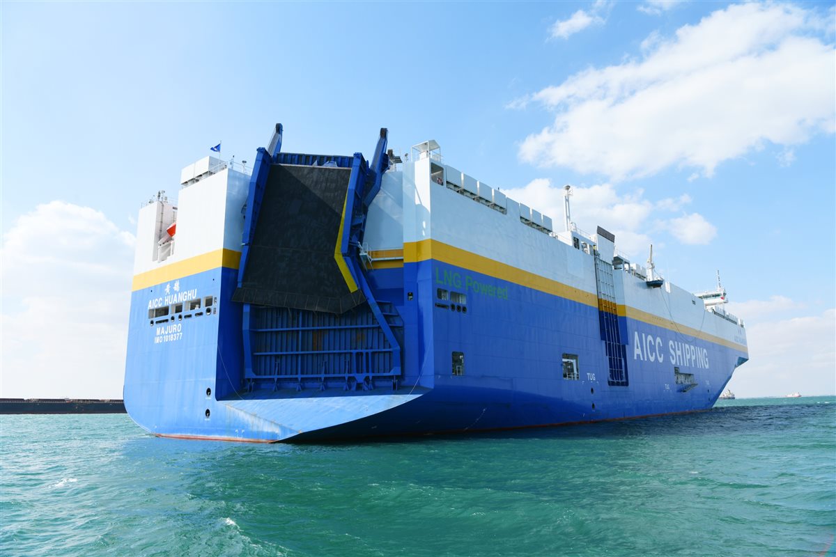 جانب من عبور السفينة،فيتو