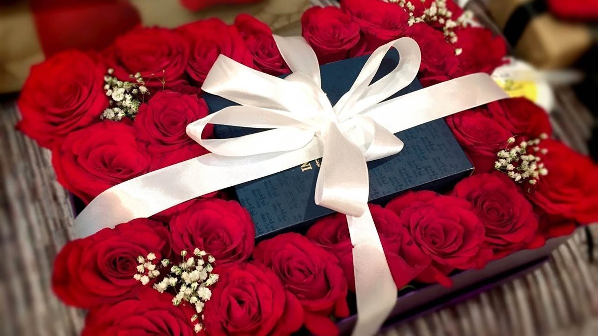 <strong>أسعار الورد في عيد الحب 2025</strong>