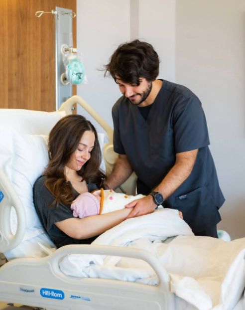 مولد الطفلة الأولى للأميرة إيمان، فيتو