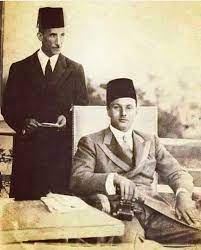 الملك فاروق ورئيس الديوان أحمد حسنين