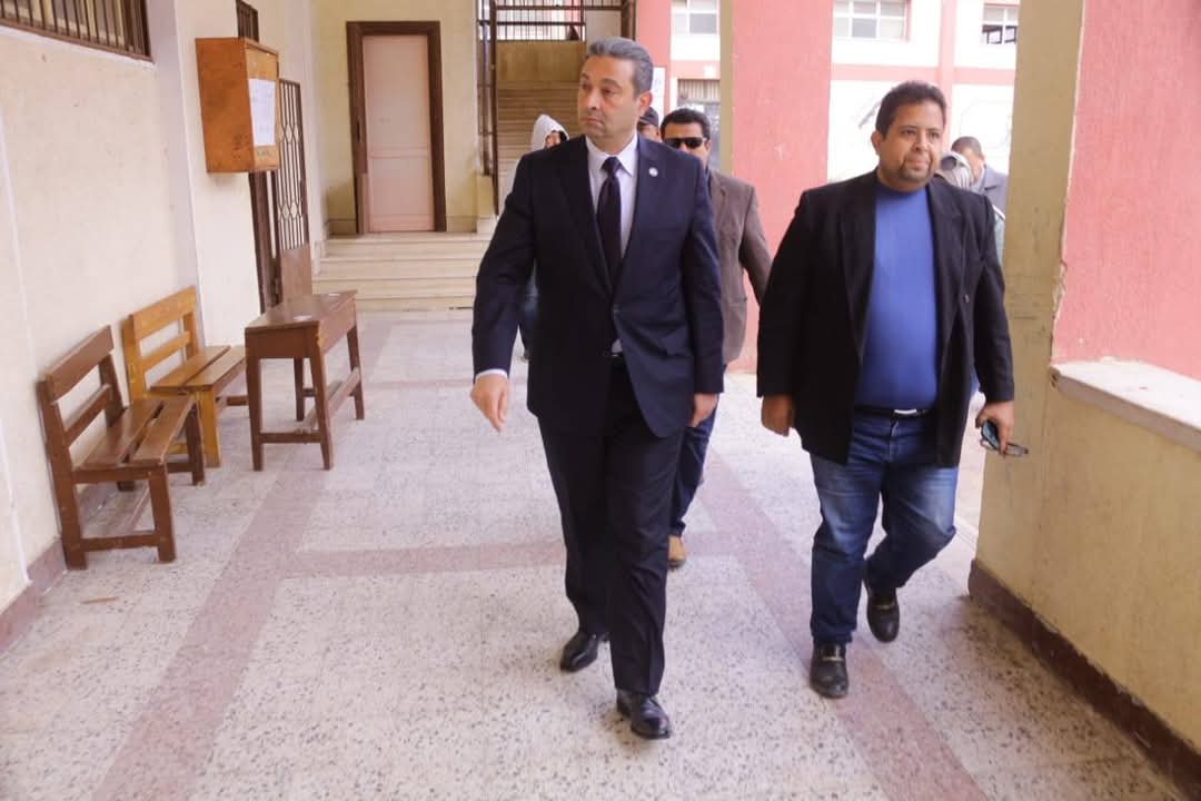 محافظ دمياط يتابع سير العملية التعليمية بمدرسة شطا الصناعية