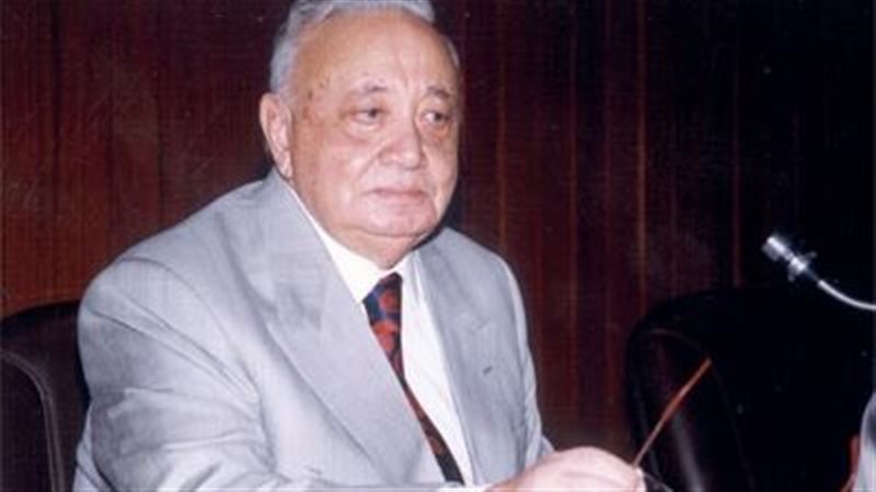 الوزير ثروت عكاشة 