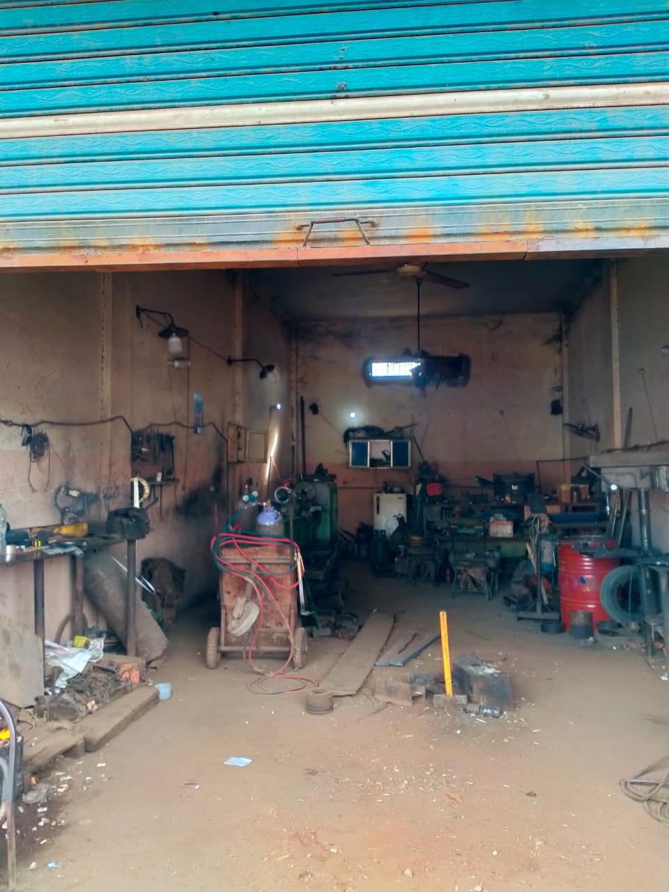 جانب من غلق الورش،فيتو