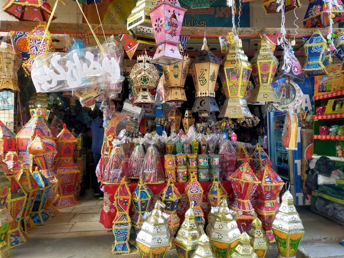 محال الفوانيس في شارع الحمام الزقازيق،فيتو