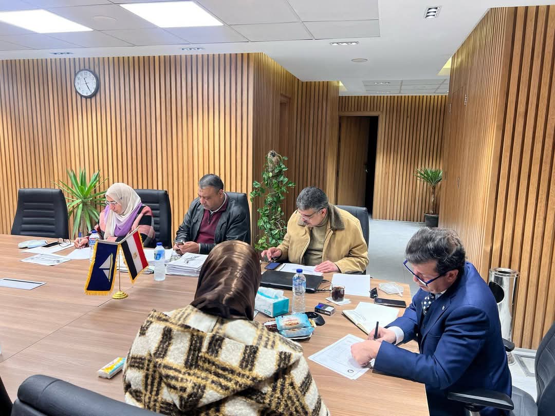 اجتماع مع المسؤولين المختصين في وزارة التنمية المحلية،