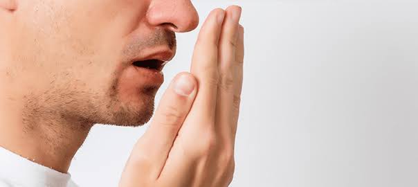 رائحة الفم الكريهة